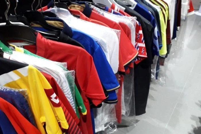 Solusi Praktis Mendapatkan Jersey Sepak Bola Favorit